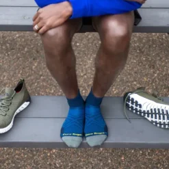 Darn Tough Men's Run Quarter No Cushion Sock