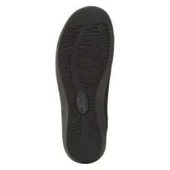 Earth Shea Women's black comfort sneaker
