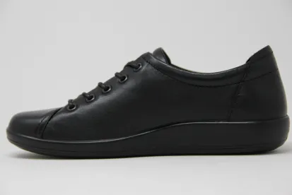 ECCO SOFT 2.0 Lace-Up Walking Shoes