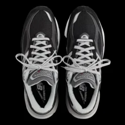 Men's New Balance 990v6 - Premium Comfort & Style