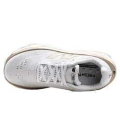 New Balance Fresh Foam More v5 Women's Runner