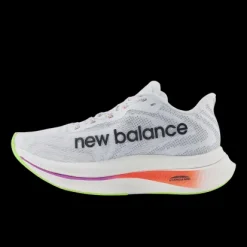 New Balance FuelCell SuperComp Trainer v2 Women's Carbon Fibre Racing Shoe!