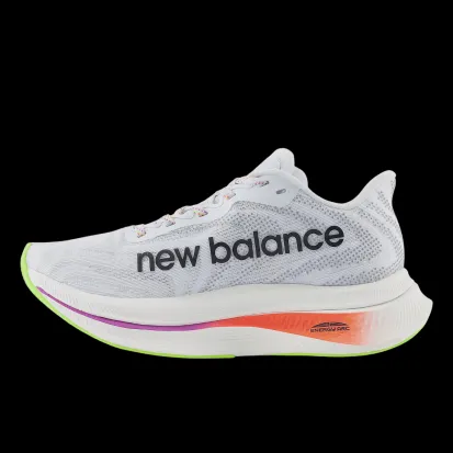 New Balance FuelCell SuperComp Trainer v2 Women's Carbon Fibre Racing Shoe!