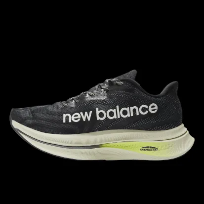 New Balance FuelCell SuperComp Trainer v2 Carbon Fibre Plate Race Shoe