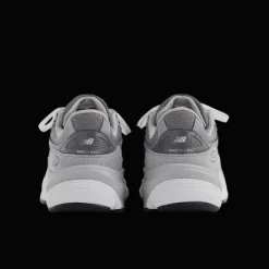 New Balance 990v6 - Premium Comfort & Style