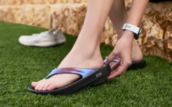 OOFOS Women's OOLALA LUXE thong sandal - Midnight Spectre