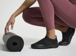 OOFOS Women's OOmg Sport Shoe