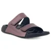 Women's ECCO 2ND COZMO offers unbeatable style and comfort.